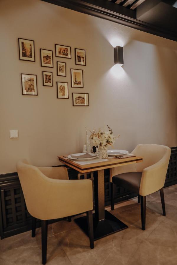 Pensiune Restaurant Capra Neagra モイセイ エクステリア 写真